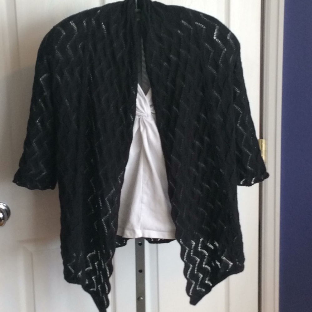 Pre-loved crocheted 3/4 length high low sweater